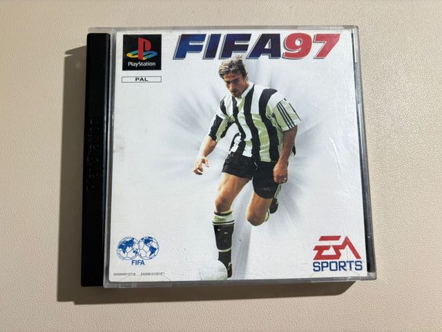 FIFA 97 PS1 PAL Original con Manual