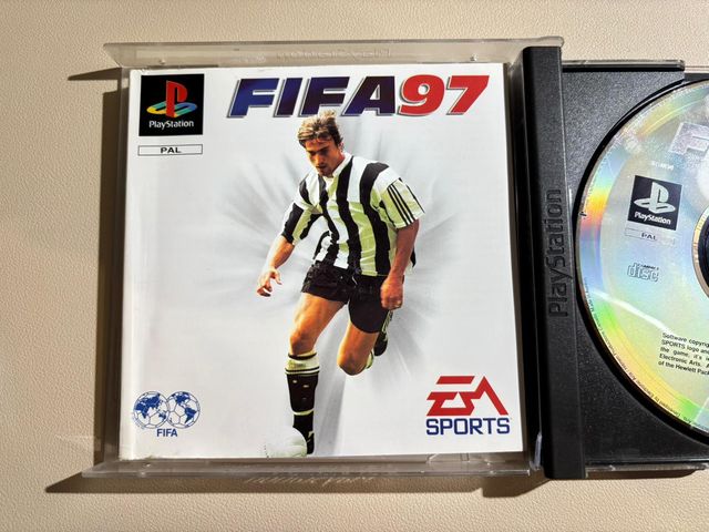 FIFA 97 PS1 PAL Original con Manual