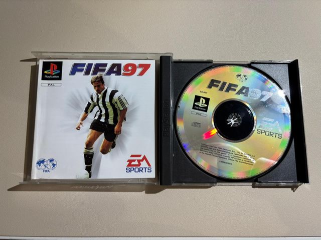 FIFA 97 PS1 PAL Original con Manual