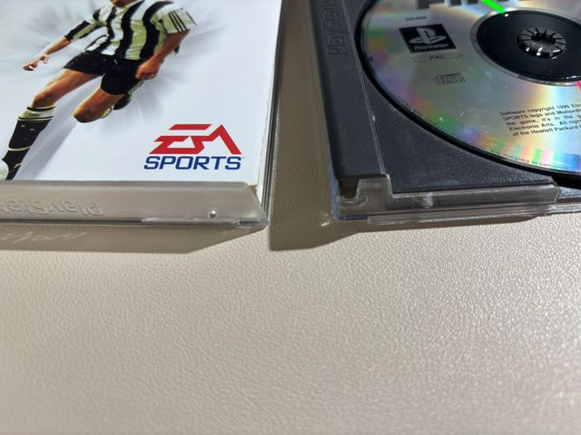 FIFA 97 PS1 PAL Original con Manual