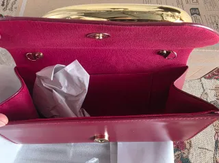 Bolso de fiesta con asa dorada