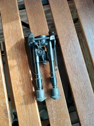 Bípode Zeadio Negro