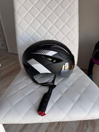 Casco Ciclismo Negro con Gafas