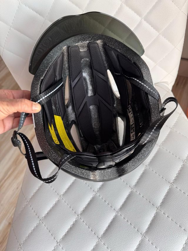 Casco Ciclismo Negro con Gafas