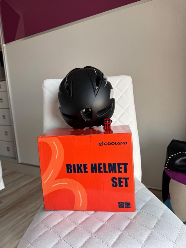 Casco Ciclismo Negro con Gafas