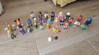 Lote de muñecos variados PRECIOS  varios