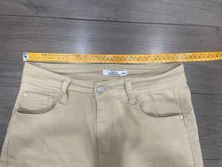 Pantalón cargo beige elástico
