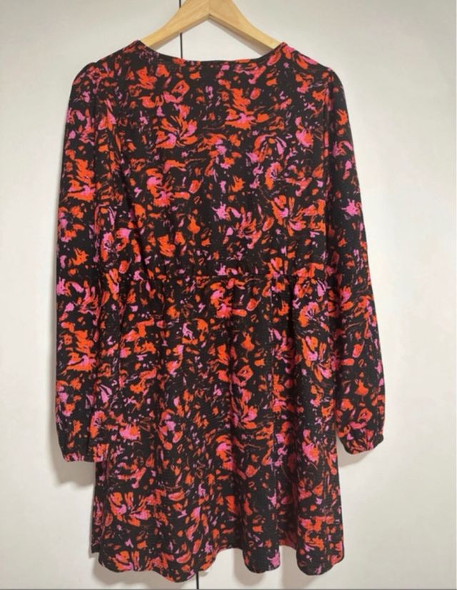 Vestido estampado rojo y negro