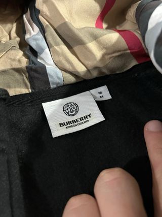 Sudadera Burberry con capucha y cremallera