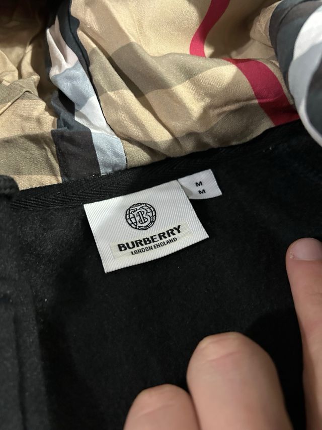 Sudadera Burberry con capucha y cremallera