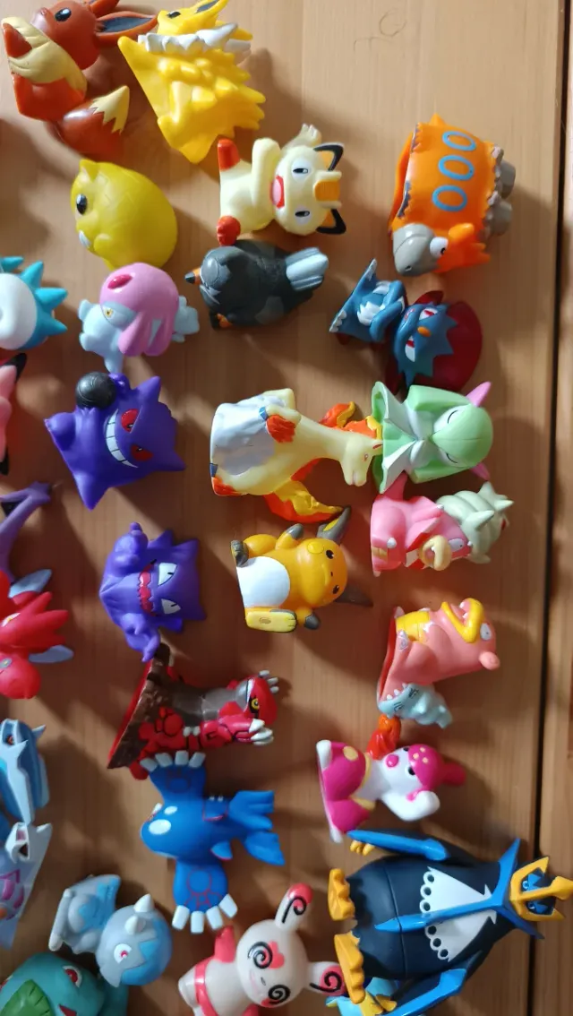Lote 52 Figuras Pokémon Bandai