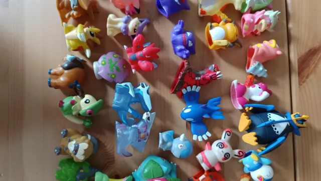 Lote 52 Figuras Pokémon Bandai