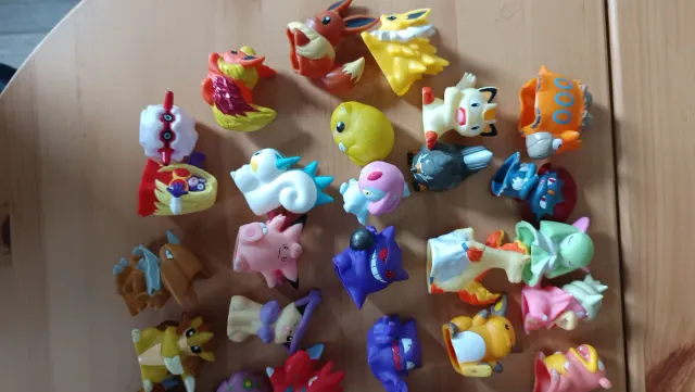 Lote 52 Figuras Pokémon Bandai