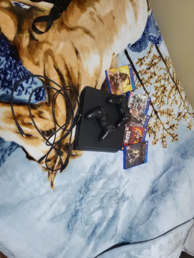 PS4 + 5 Juegos + 2 Mandos Nuevos