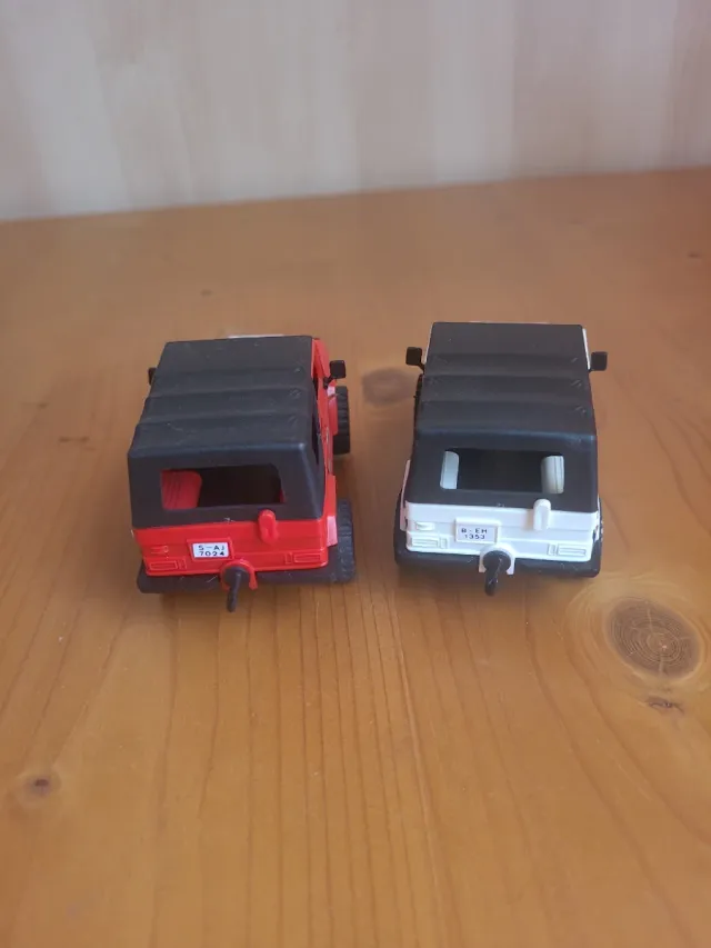 Coches Scalextric Pinzgauer Marlboro y Rothmans