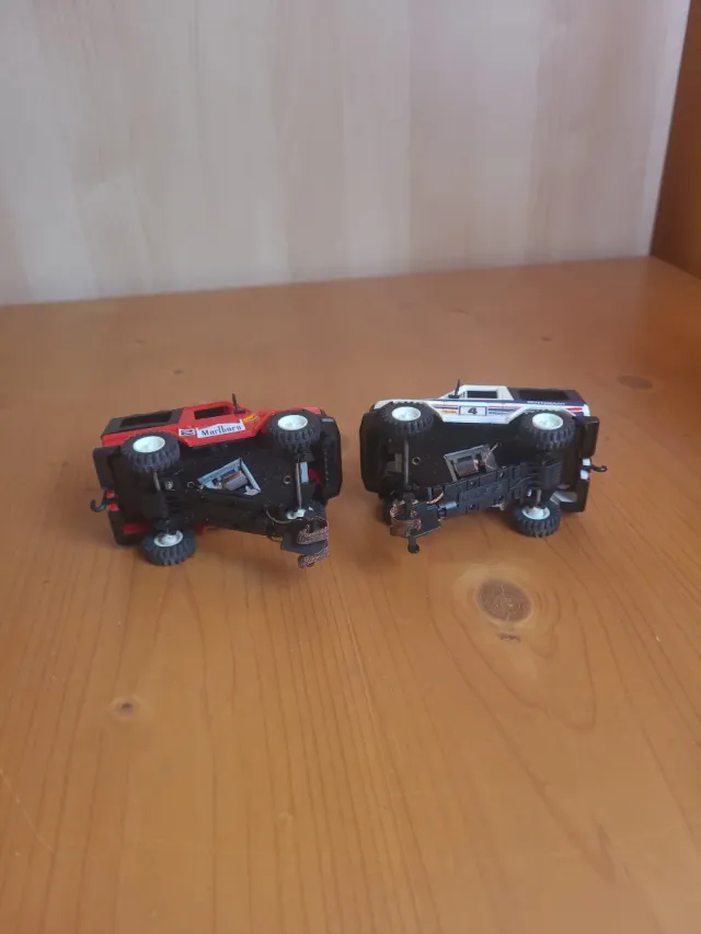 Coches Scalextric Pinzgauer Marlboro y Rothmans