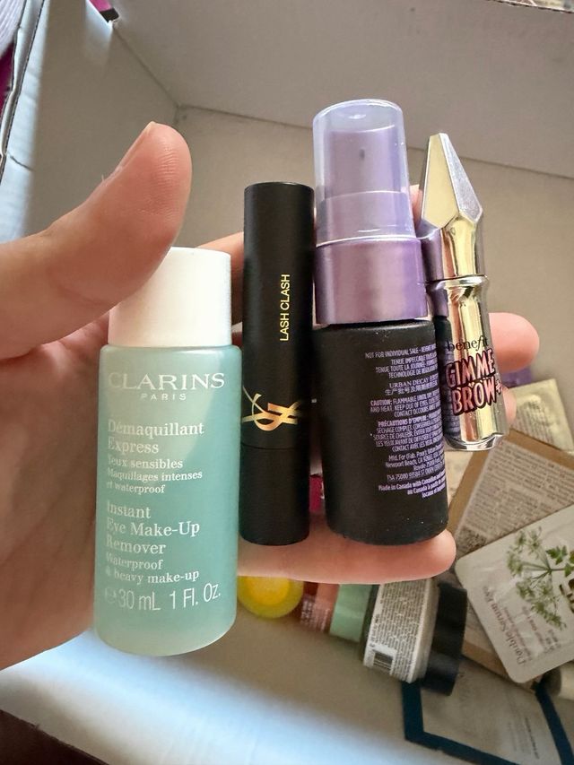 Lote 100 productos cosmética y maquillaje