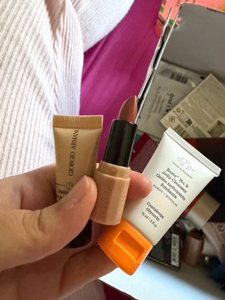 Lote 100 productos cosmética y maquillaje