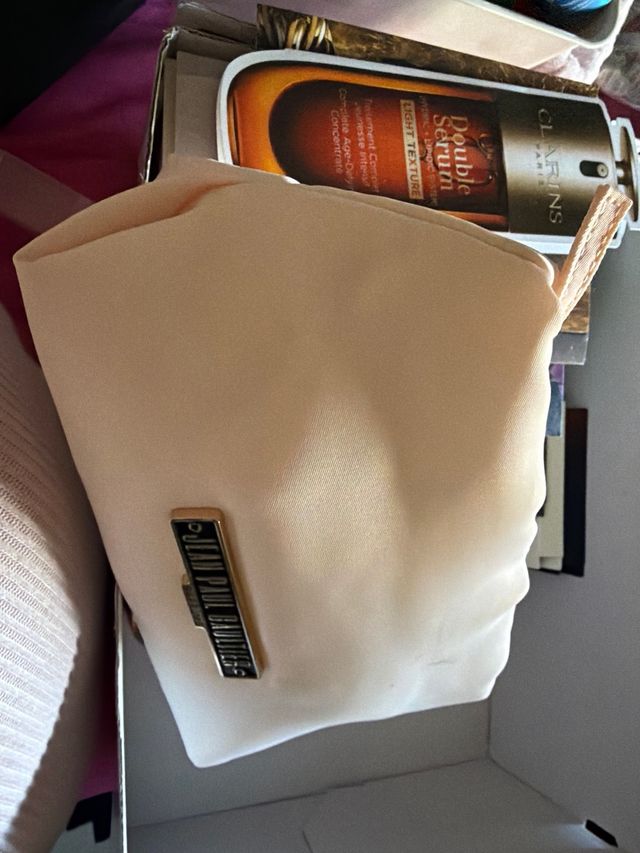 Lote 100 productos cosmética y maquillaje