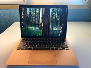 MacBook Air 13 2020 Oro + Accesorios