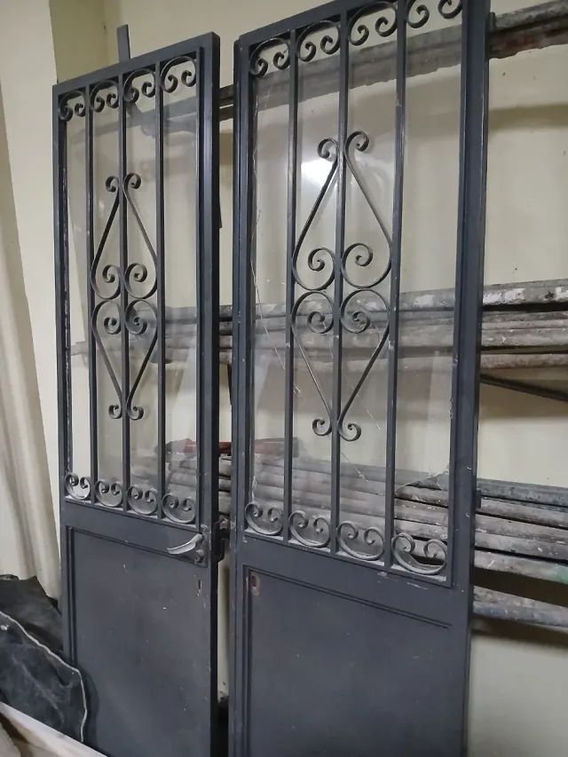 Puerta hierro forjado y cristal 210x59