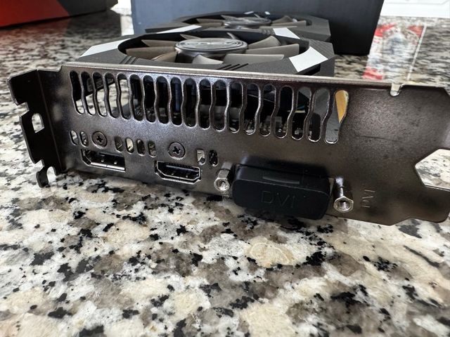 Placa Gráfica Asus GTX 1650 OC 4G Dual