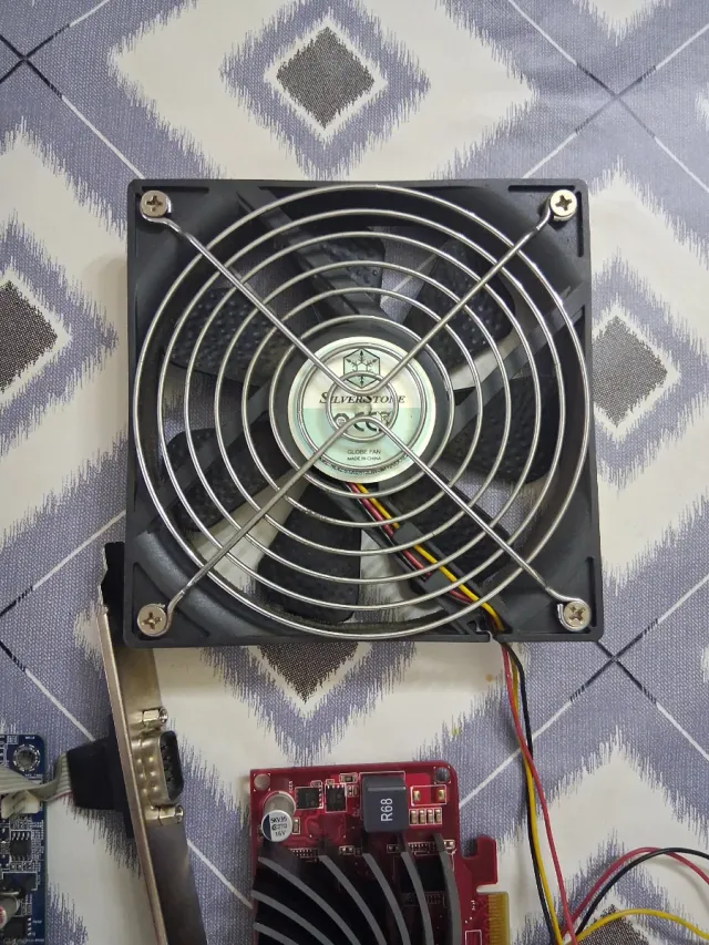 Componentes PC: Placa Base, HDD, GPU, Ventilador