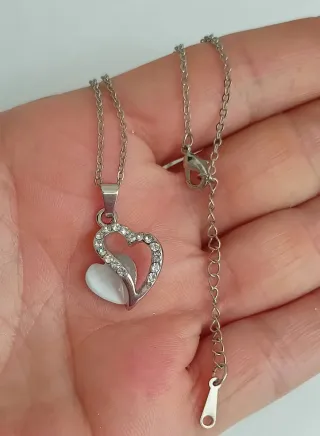 Conjunto de collar y pendientes de acero