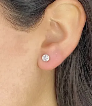 Conjunto de collar y pendientes de acero