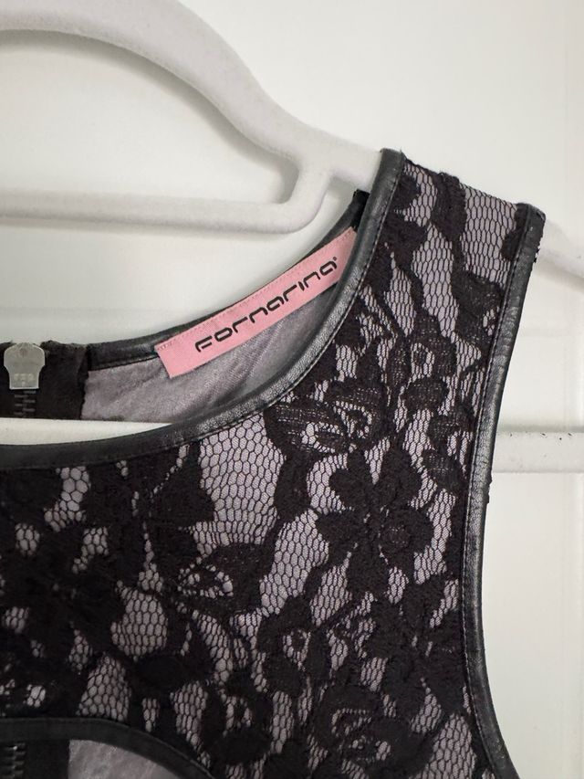 Vestido Fornarina Negro Encaje Cut-out