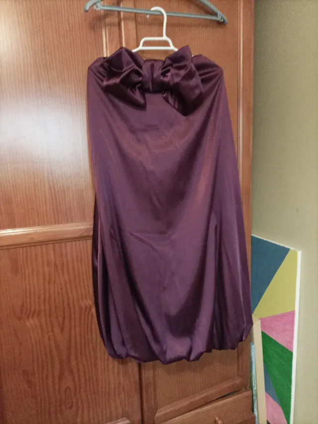 Vestido morado con lazo