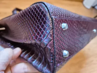 Maletín piel borgoña granate burdeos asa extraíble