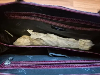 Maletín piel borgoña granate burdeos asa extraíble