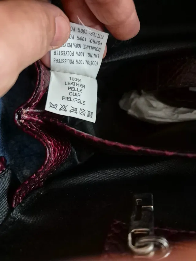 Maletín piel borgoña granate burdeos asa extraíble