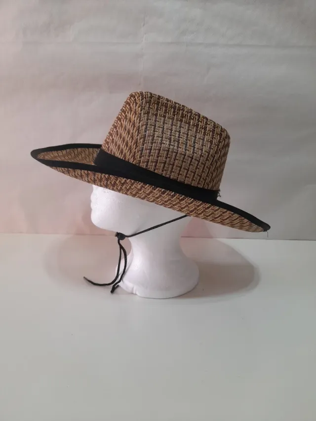 Sombrero de paja con cordón ajustable