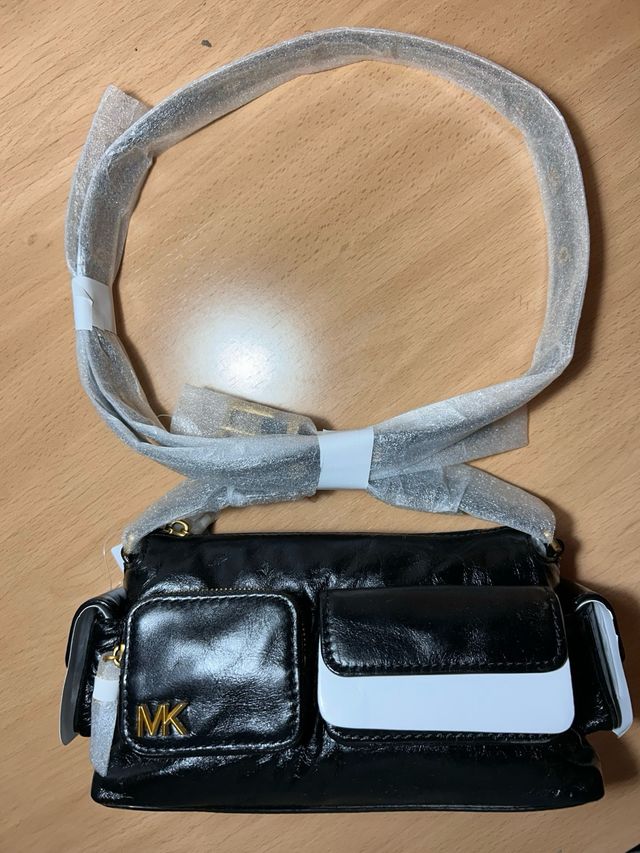 Michael Kors Dakota Bandolera Negra