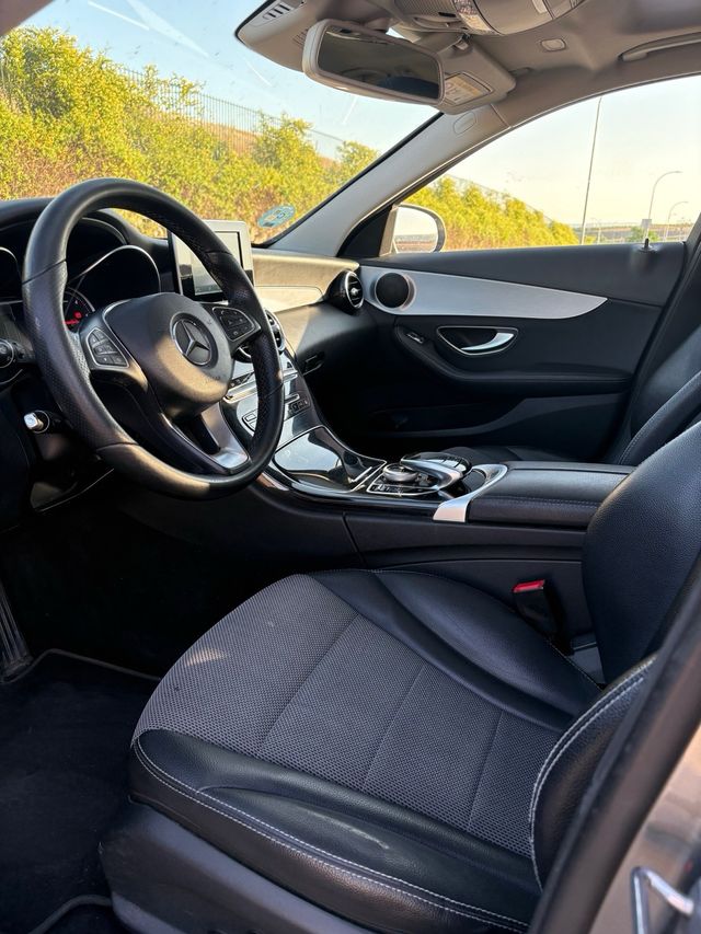 Mercedes-Benz Clase C *libro sellado*