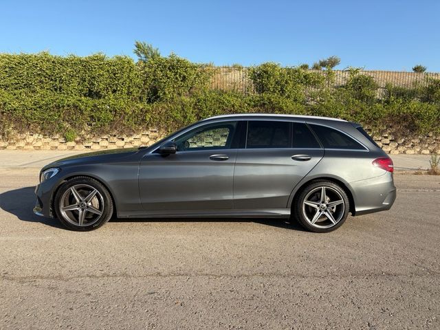Mercedes-Benz Clase C *libro sellado*