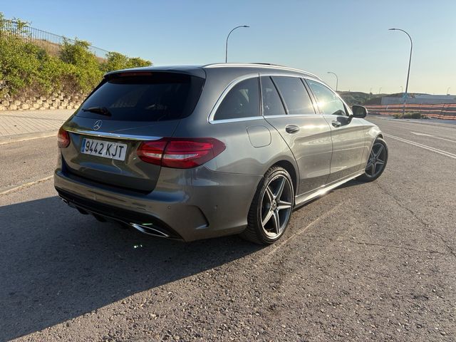 Mercedes-Benz Clase C *libro sellado*