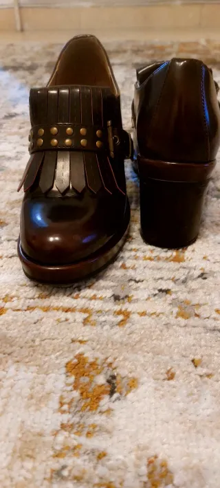 Zapatos retro tacón marrón oscuro