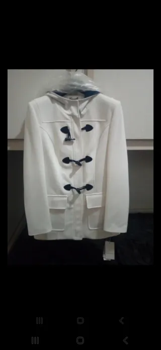 Cappotto bianco con cappuccio NUOVO CON CARTELLINO