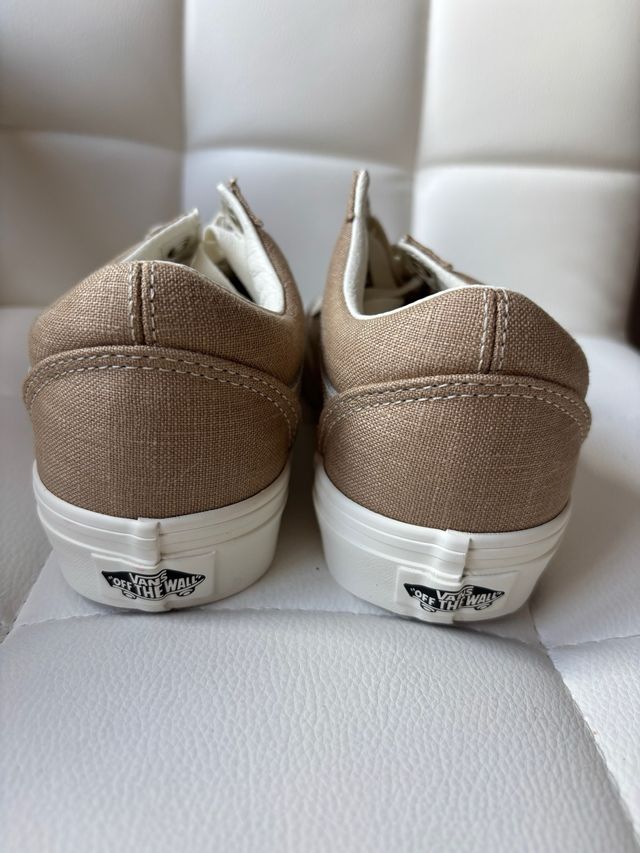 Zapatillas Vans Beige y Blancas