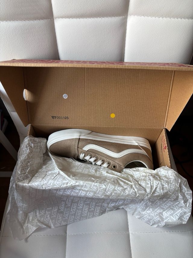 Zapatillas Vans Beige y Blancas