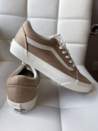 Zapatillas Vans Beige y Blancas