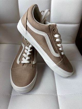 Zapatillas Vans Beige y Blancas