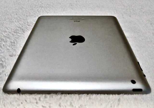 Apple iPad 16GB Wi-Fi