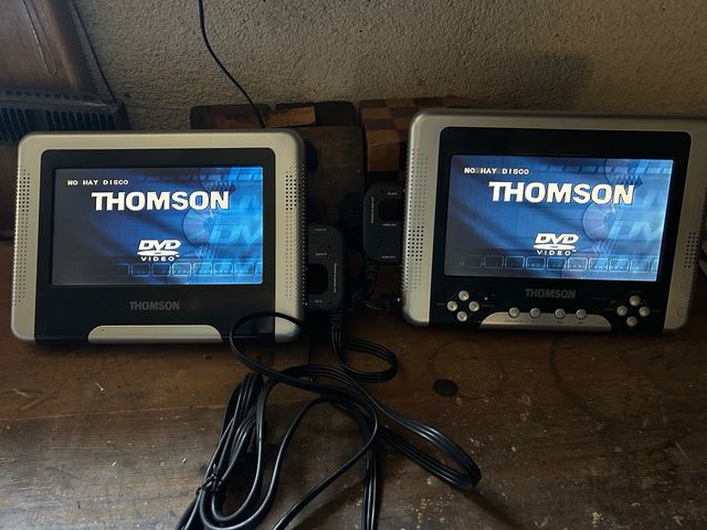 2 Pantallas TV Coche Thomson