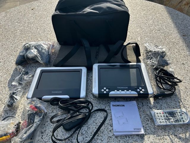 2 Pantallas TV Coche Thomson