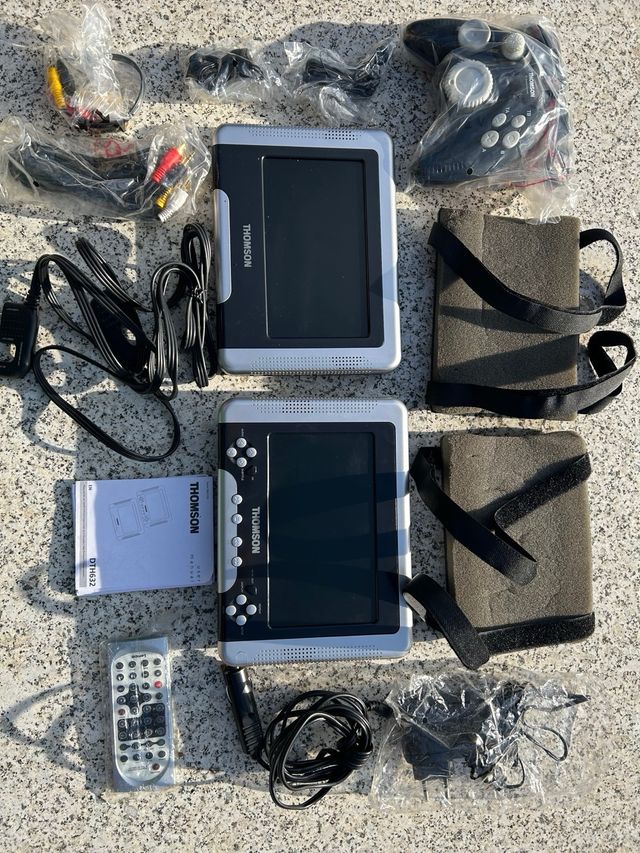 2 Pantallas TV Coche Thomson