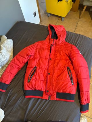 Chaqueta Roja con Capucha Reset Going Places Roja